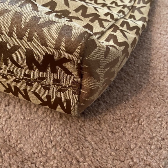 Michael Kors women’s purse - Picture 5 of 7